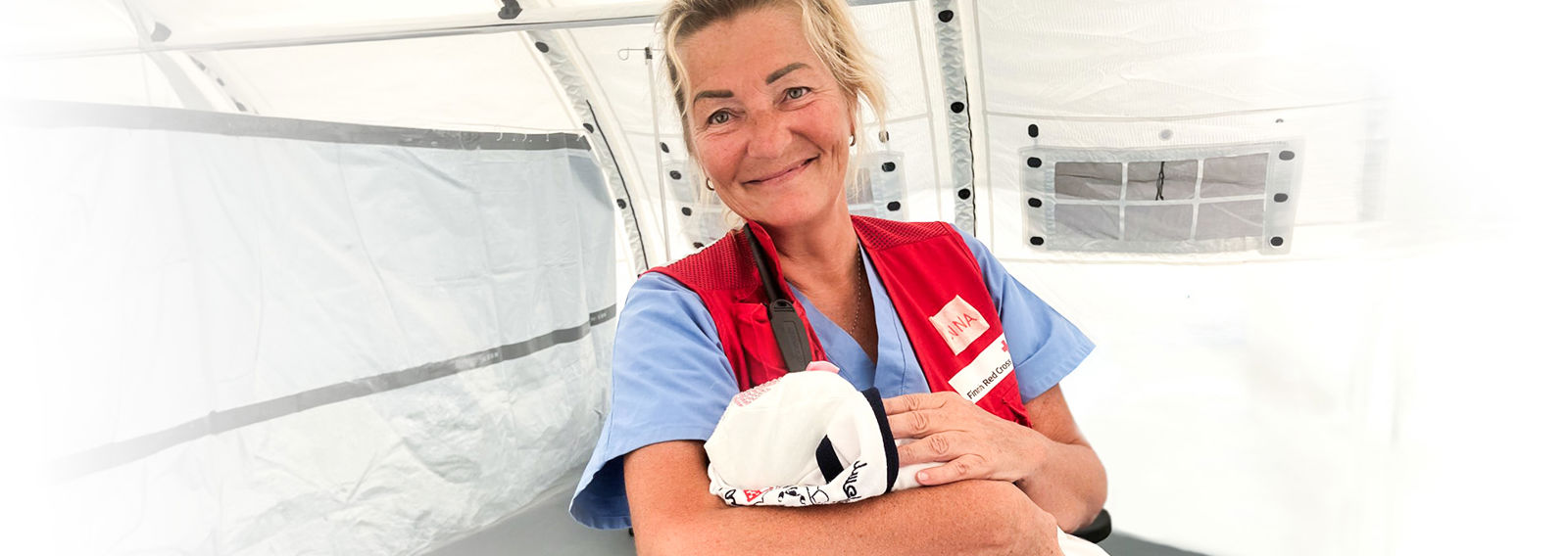 Punaisen Ristin työntekijät harjoittelevat valmiusharjoituksessa.