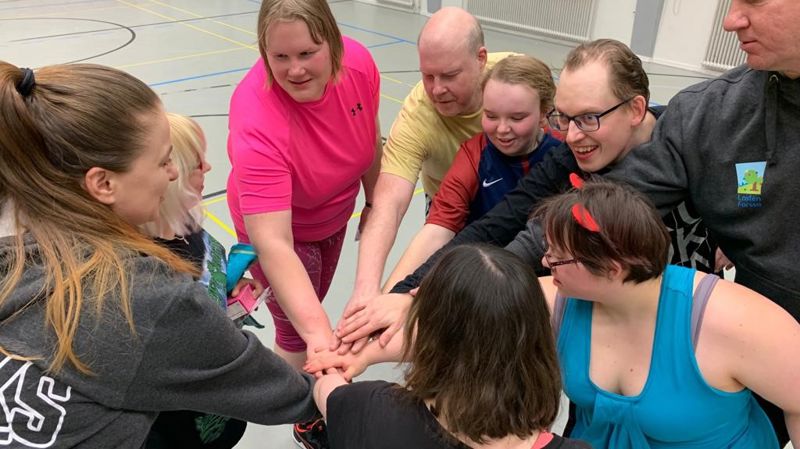 Katso, ketkä saivat Ennakkoluuloton edelläkävijä -tunnustuksen 