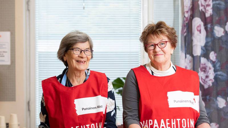 Aineellisen avun maksukortteja helpottamaan taloudellisessa ahdingossa olevia 