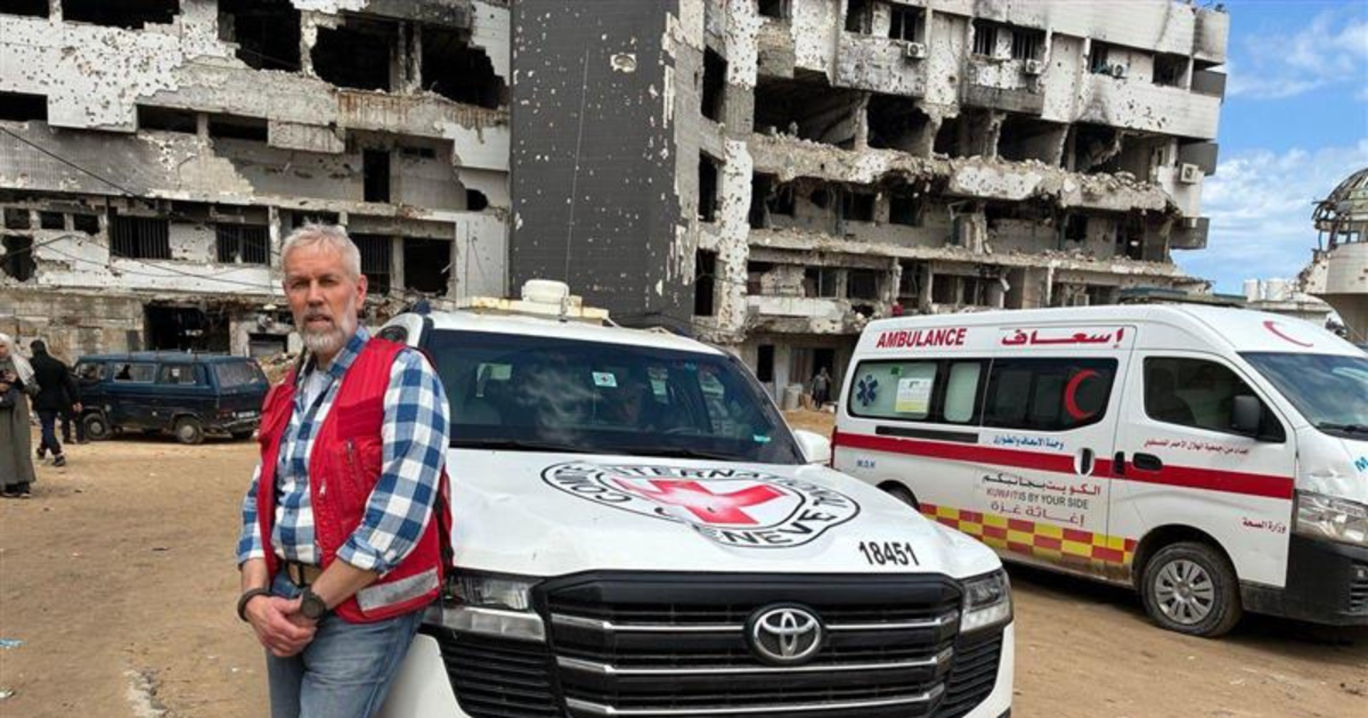 Suomen Punaisen Ristin avustustyöntekijä Kim Asunta Gazan kaupungissa al-Shifan sairaalalla. 