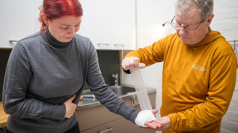 Näin annat ensiapua henkilölle, joka on saanut haavan