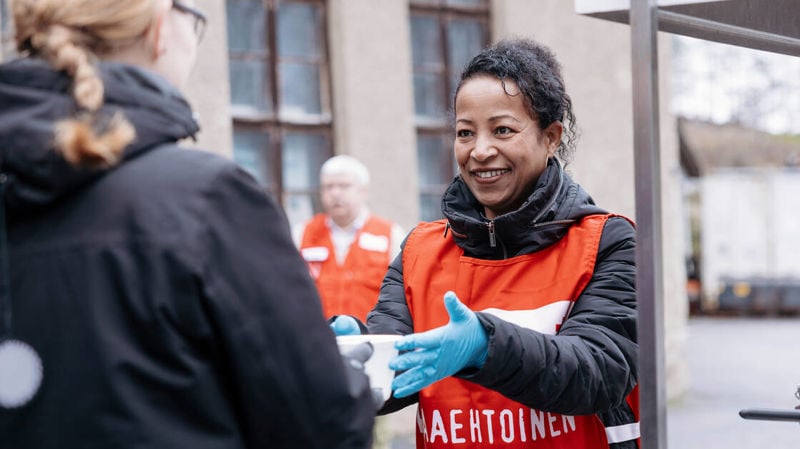 Apua jouluna – ruoka-apua, apua yksinäisyyteen ja Nuorten turvatalot