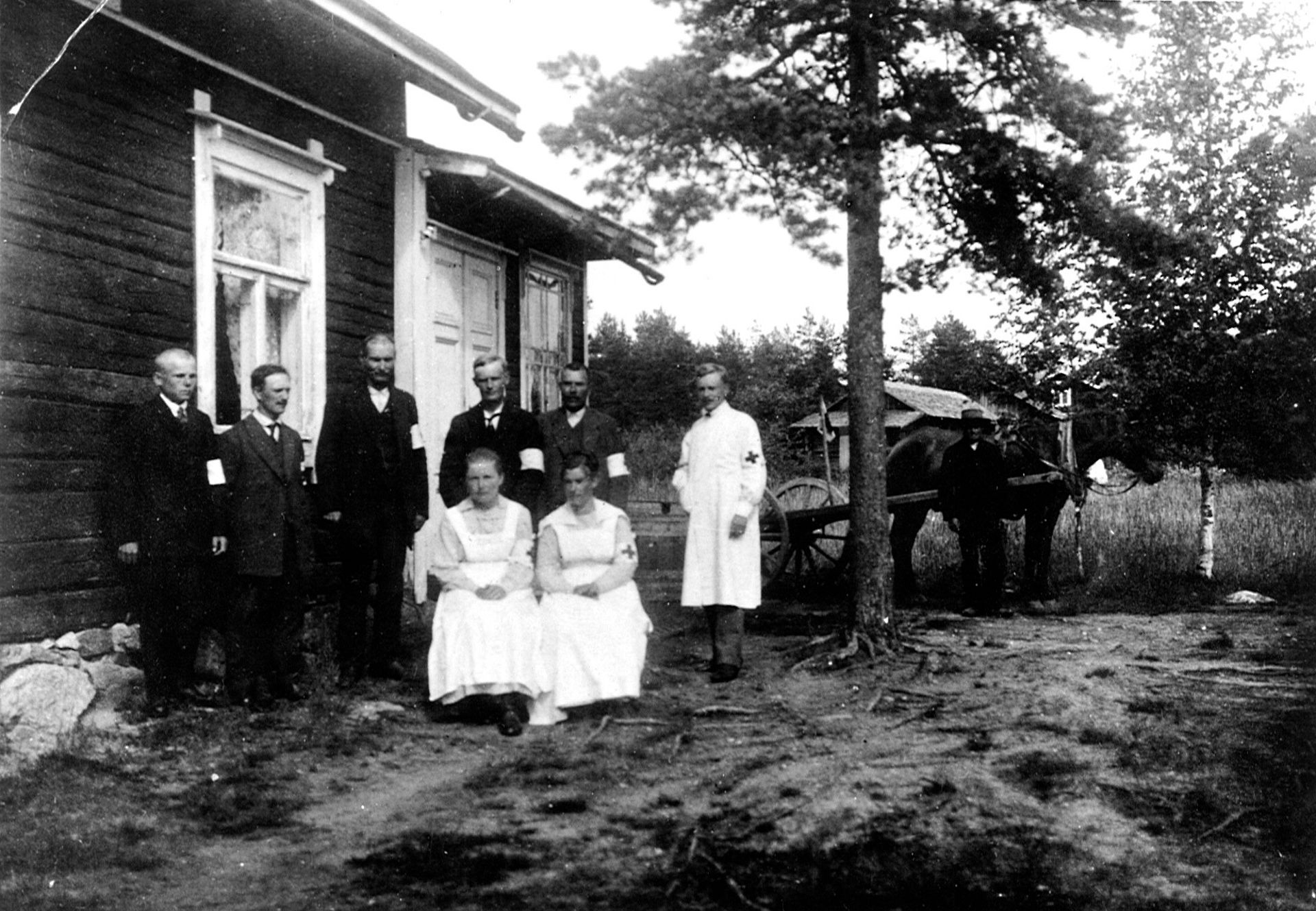 Hollolassa toimi tilapäinen sairaala, jossa hoidettiin yli 500 haavoittunutta.