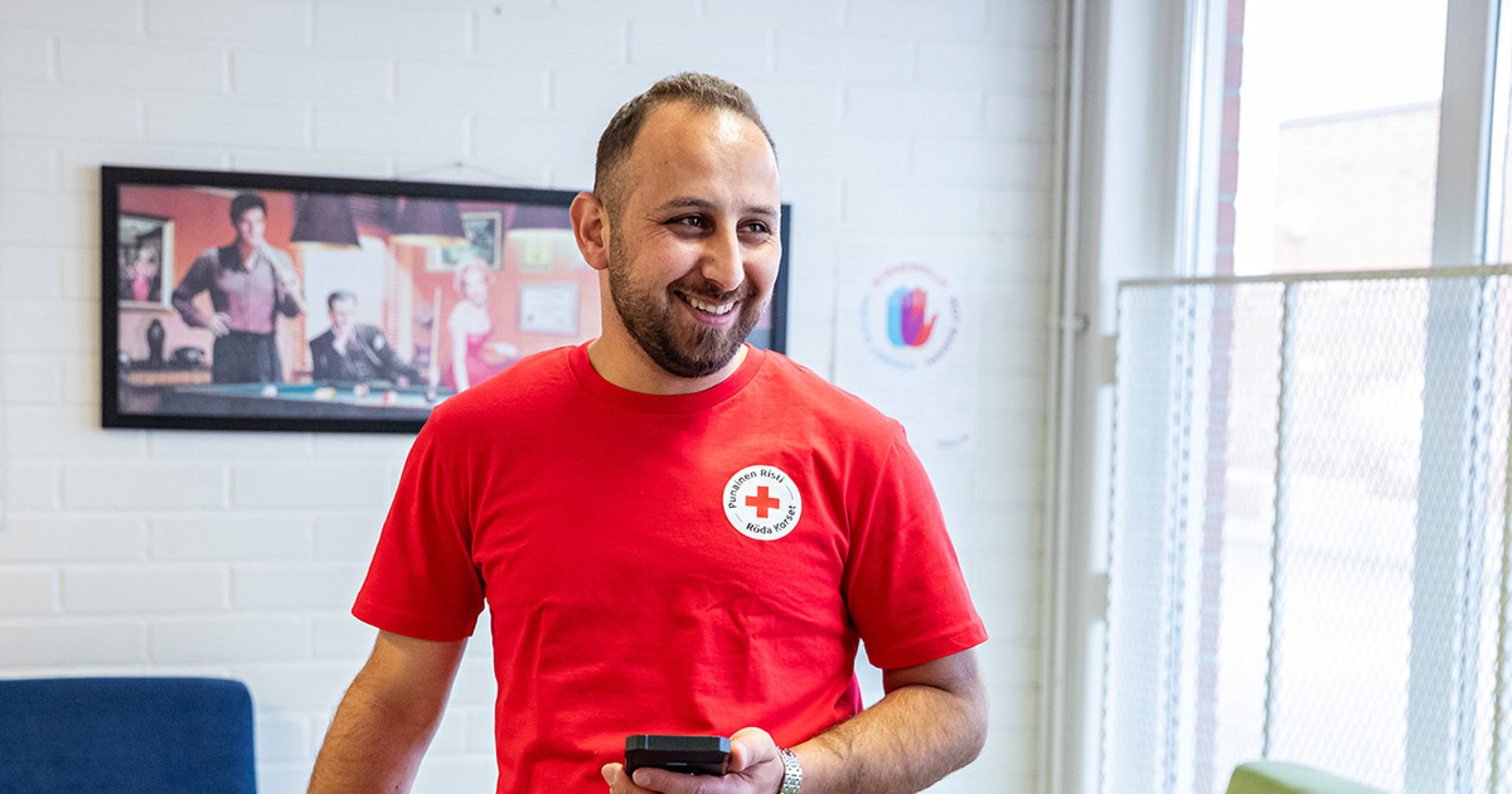 Red Cross Kahvila on auttanut Husamia saamaan ystäviä uudelta kotipaikkakunnalta.