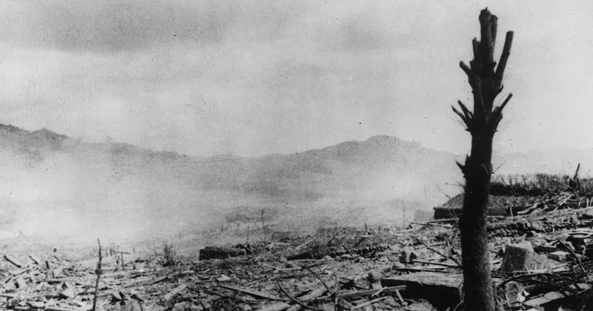 Nagasaki pian ydinpommituksen jälkeen elokuussa 1945.