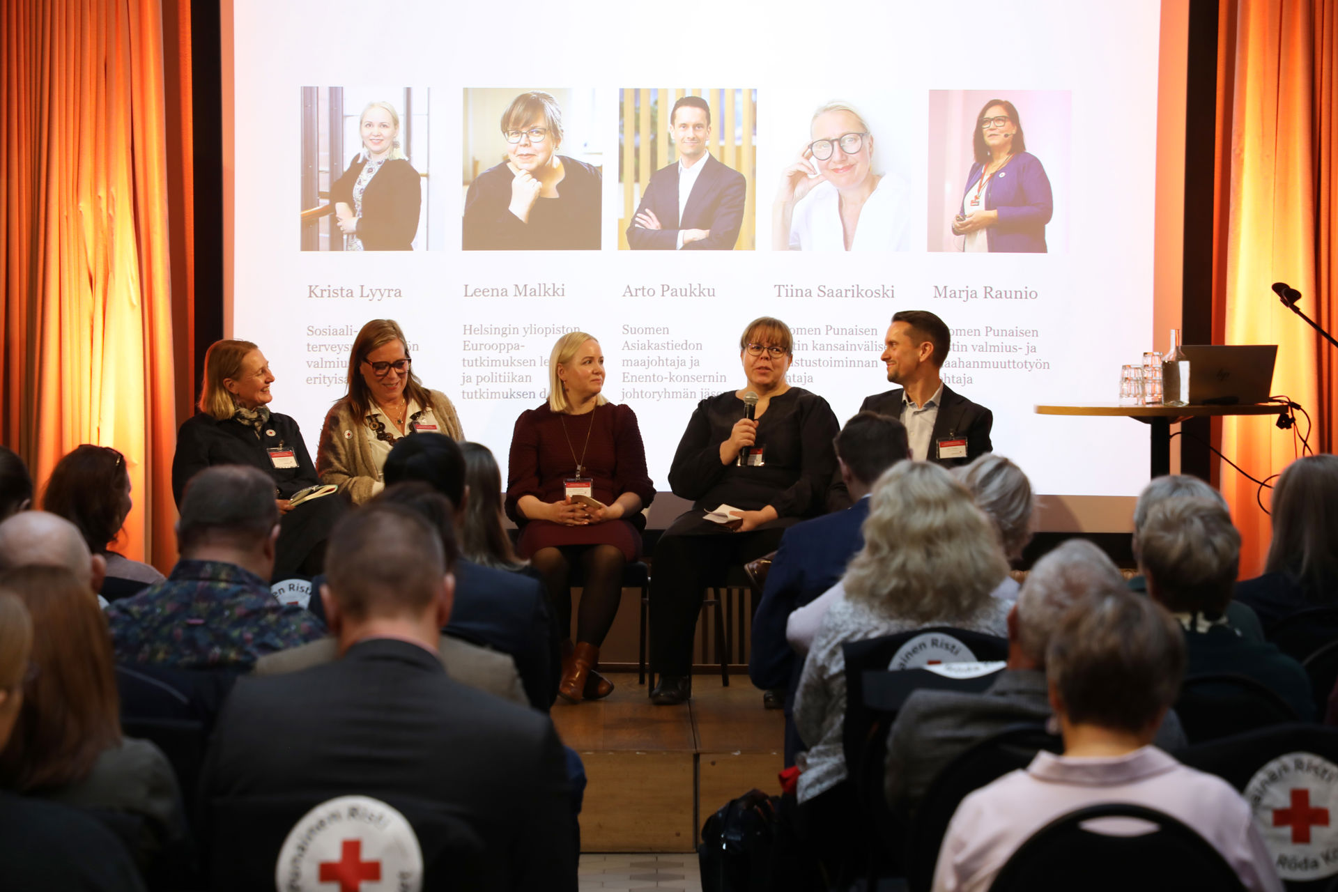 Tiina Saarikosken, Marja Raunion, Krista Lyyran, Leena Malkin ja Arto Paukun paneelikeskustelun yksi keskeinen teema oli luottamus.