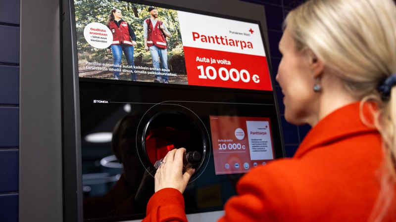 Asiakas: Palauta pulloja ja tee hyvää panteilla